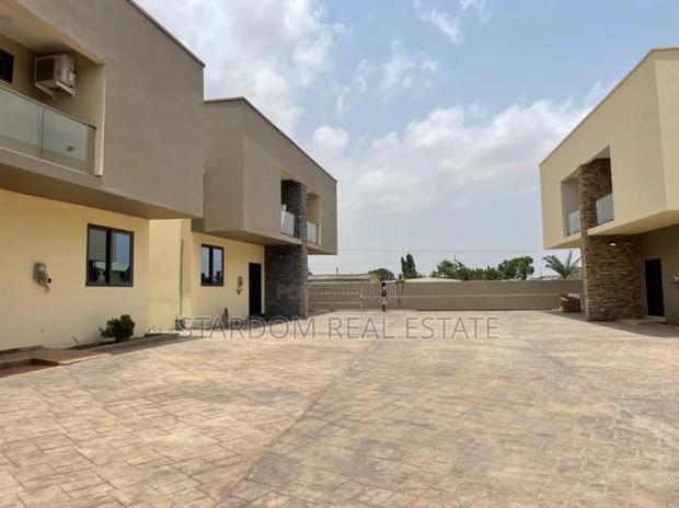 2bdrm Townhouse / Terrace in UPSA Area for rent · Photo 1