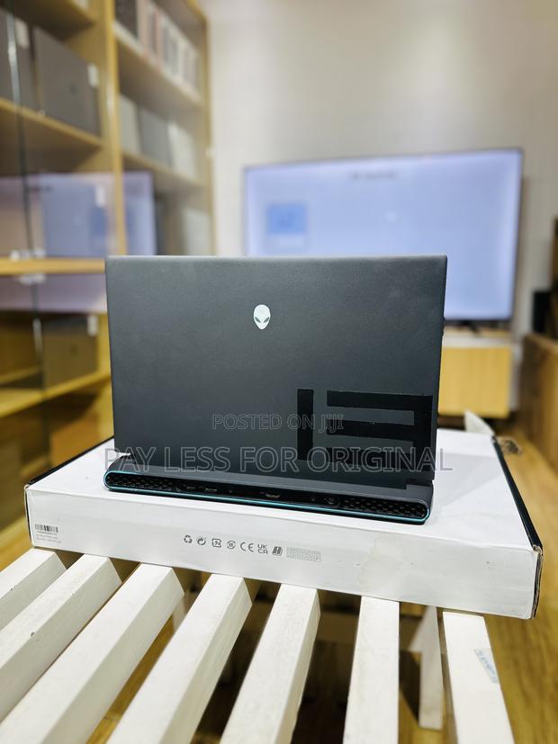 Laptop Alienware M17x R2 16GB AMD Ryzen 7 SSD 512GB · Photo 1
