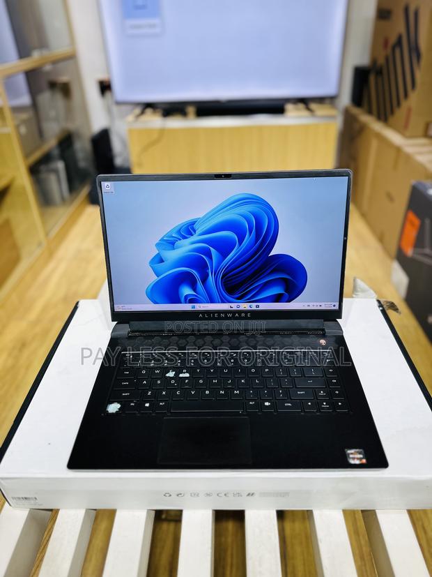 Laptop Alienware M17x R2 16GB AMD Ryzen 7 SSD 512GB · Photo 4