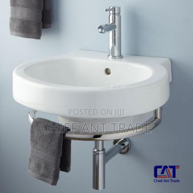 Basin With Mirror Glass Stand. 2017-43 · Photo 2
