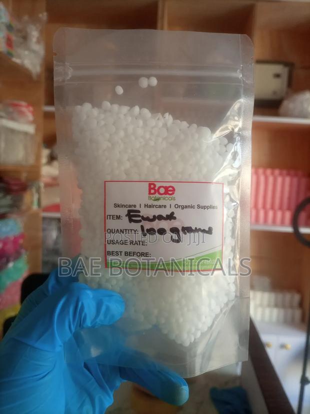 E Wax, Stearic Acid, Cetyl Alcohol · Photo 3