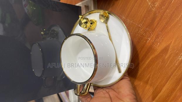 Luxury Ceramic Coffee Mug With Underplate and Spoon. · Photo 5