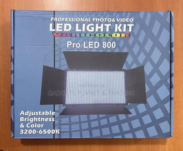 Pro LED 800 Photography Rechargeable Light Batteries Stand · Photo 2