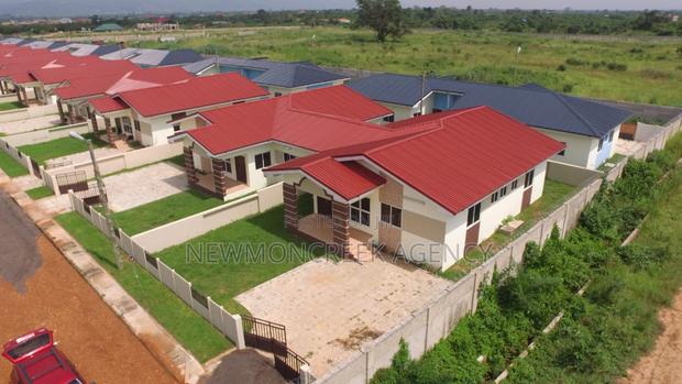3bdrm Bungalow in Gated Est.Oyibi. for sale · Photo 2