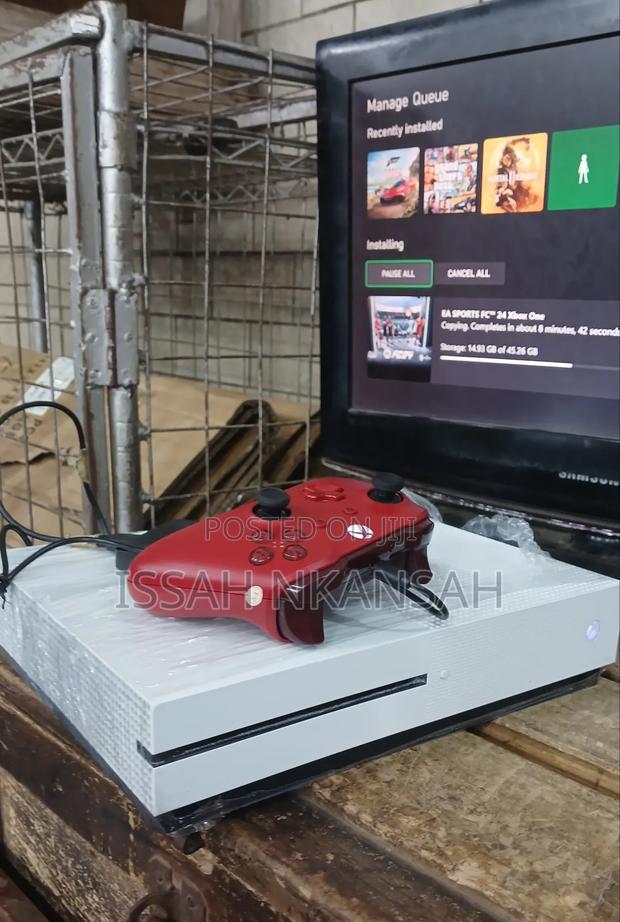 X Box One S · Photo 1