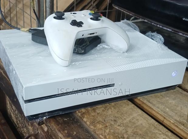 X Box One S · Photo 2