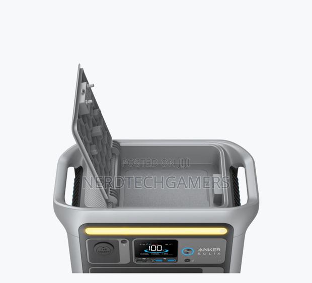 Anker SOLIX C800 Portable Power Station - 768wh | 1200W · Photo 3