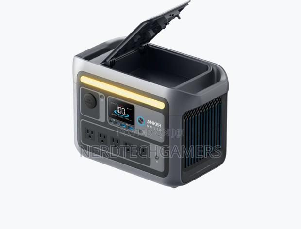 Anker SOLIX C800 Portable Power Station - 768wh | 1200W · Photo 2