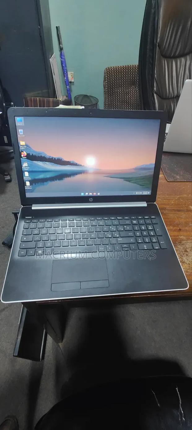 Laptop HP 15-Da2933nia 8GB Intel Core I5 HDD 1T · Photo 2