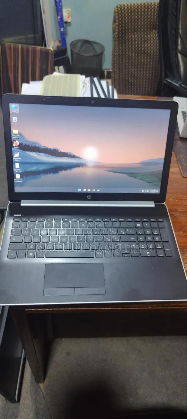 Laptop HP 15-Da2933nia 8GB Intel Core I5 HDD 1T · Photo 3