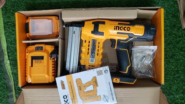 Lithium-ion Cordless Brad Nailer Kit · Photo 2