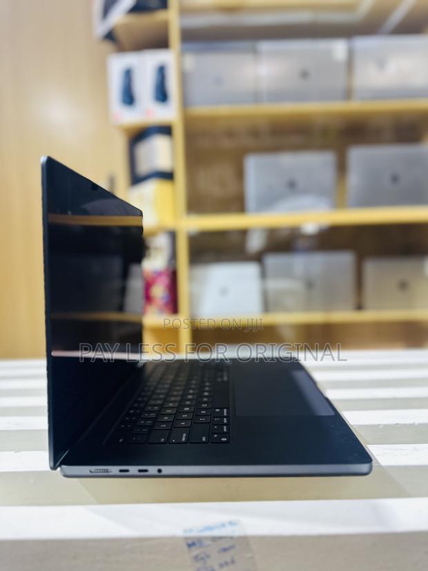 Laptop Apple MacBook Pro 2023 M3 Pro 16-inch 16GB Apple M3 SSD 512GB · Photo 5