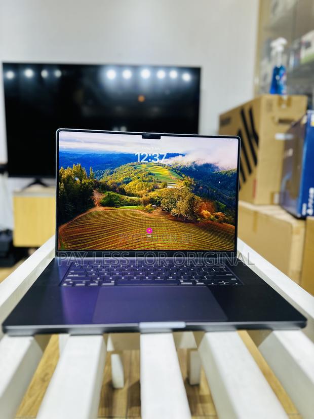 Laptop Apple MacBook Pro 2023 M3 Pro 16-inch 16GB Apple M3 SSD 512GB · Photo 3