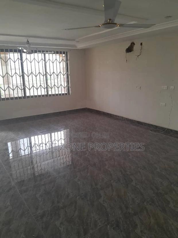 2bdrm Apartment in Rent Zone, Ablekuma for rent · Photo 6