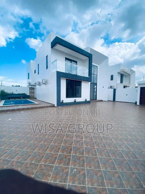 5bdrm Duplex in Wisa Groups, Accra Metropolitan for sale · Photo 1