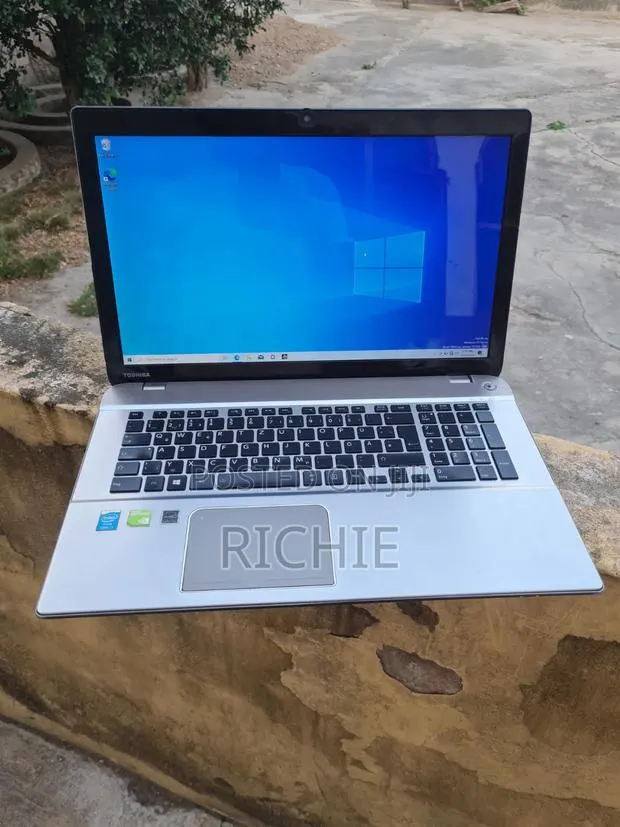 Laptop Toshiba 16GB Intel Core i7 HDD 500GB · Photo 1