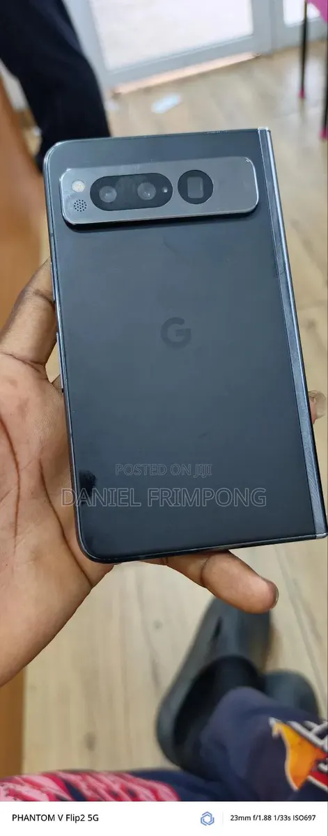 Google Pixel Fold 256 GB Black · Photo 1