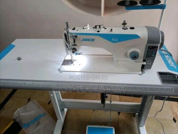 Industrial Digital Sewing Machine JACK _ A2B · Photo 1
