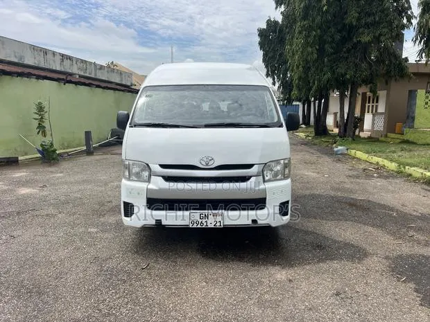 Toyota HiAce 2020 White