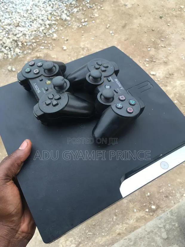 Play Station 3 Slim · Photo 1