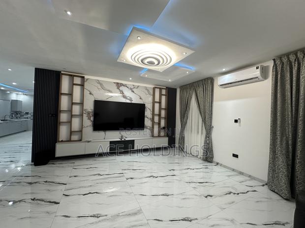 5bdrm Mansion in Botwe School for sale · Photo 5