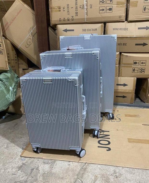 Branded Silver 3set Purely Locks Aluminum Suitcase Bag · Photo 2