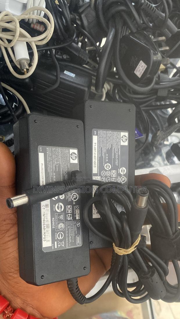Hp Big Pin Uk Used (19v—4.74A)90w Laptop Chargers · Photo 3