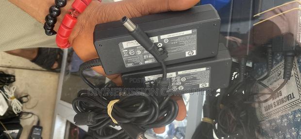 Hp Big Pin Uk Used (19v—4.74A)90w Laptop Chargers · Photo 4