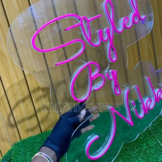 Rddish Neon · Photo 1