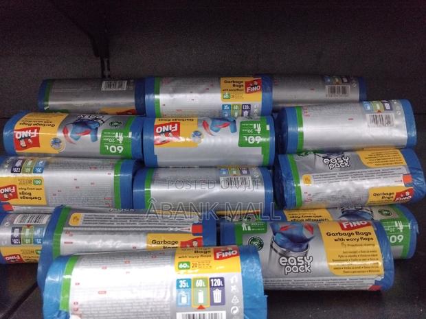 Garbage Bags With Wavy Flaps · Photo 1