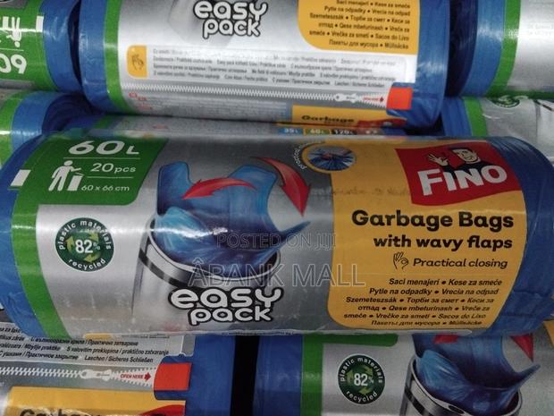 Garbage Bags With Wavy Flaps · Photo 2