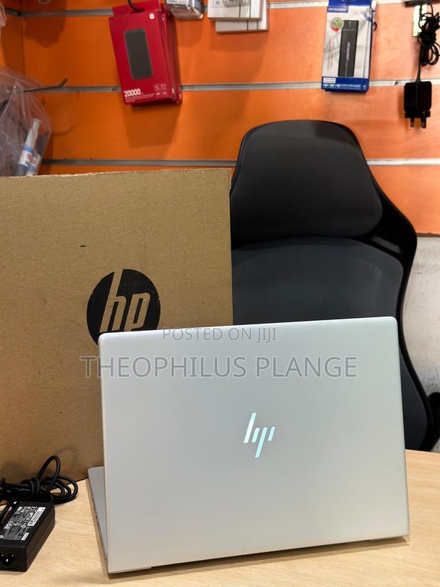New Laptop HP EliteBook 735 G5 8GB AMD Ryzen SSD 256GB · Photo 4