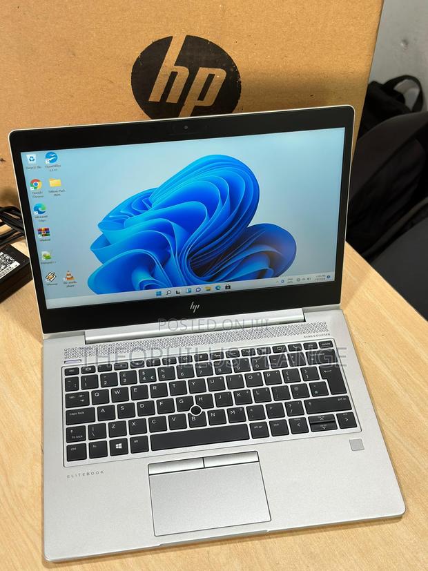 New Laptop HP EliteBook 735 G5 8GB AMD Ryzen SSD 256GB · Photo 3
