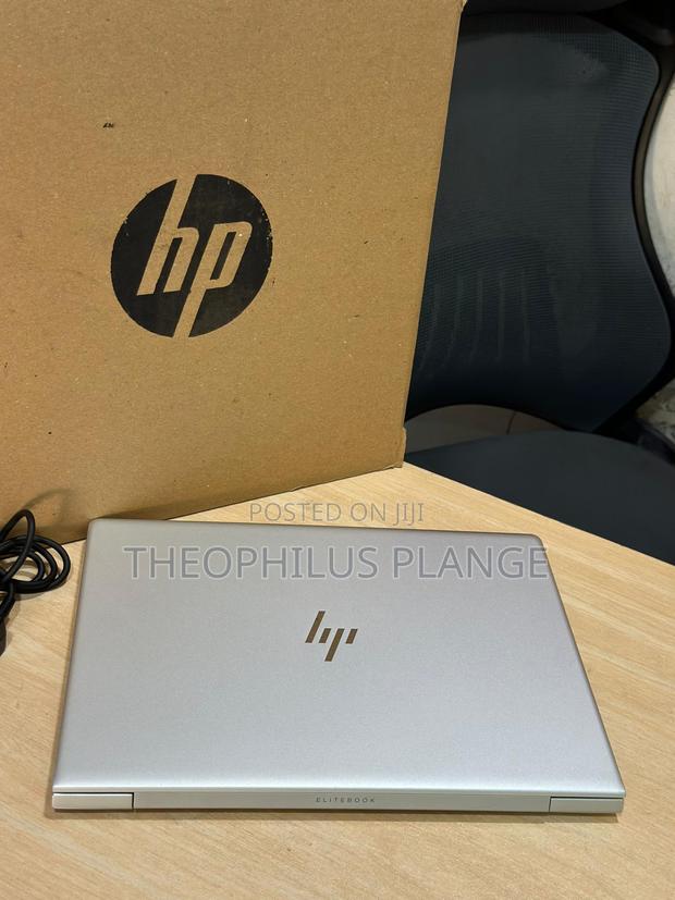 New Laptop HP EliteBook 735 G5 8GB AMD Ryzen SSD 256GB · Photo 1