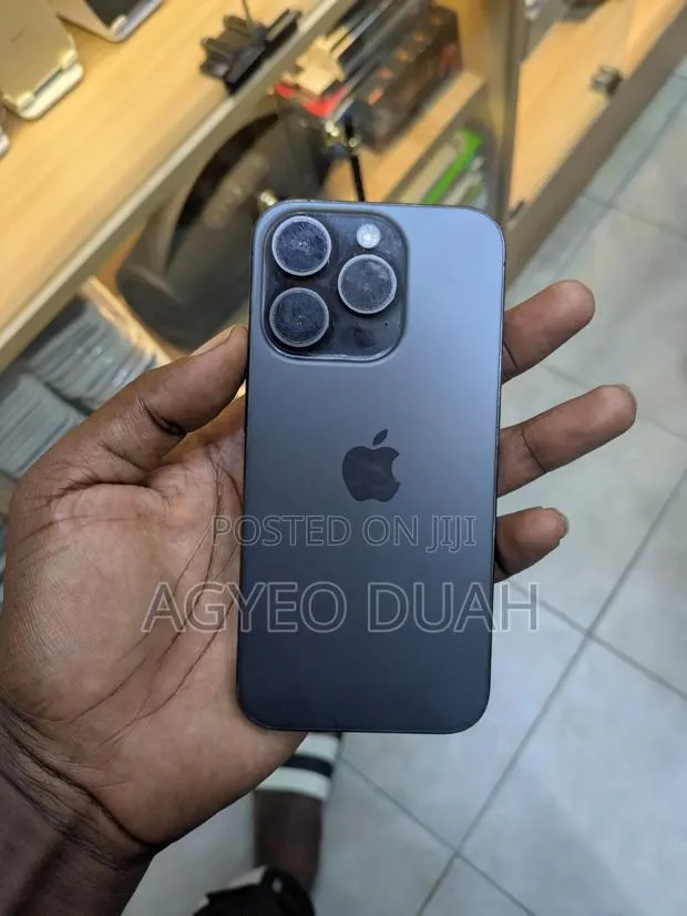 Apple iPhone 15 Pro 256 GB Black · Photo 1