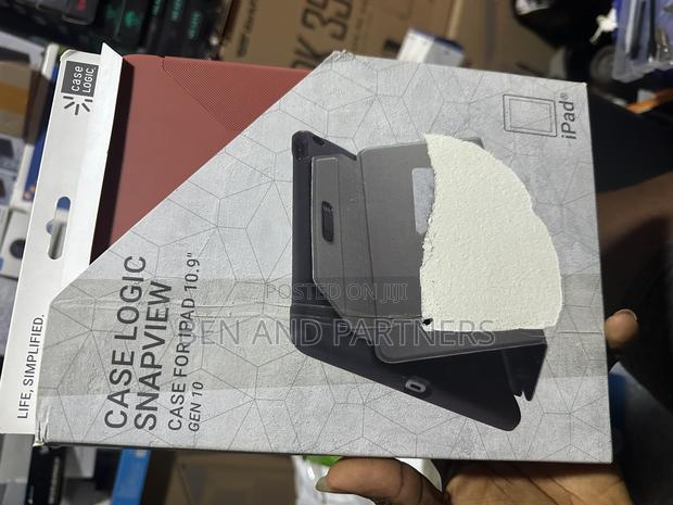Case Logic Snap View Case for IPAD 10.9 GEN 10 · Photo 2