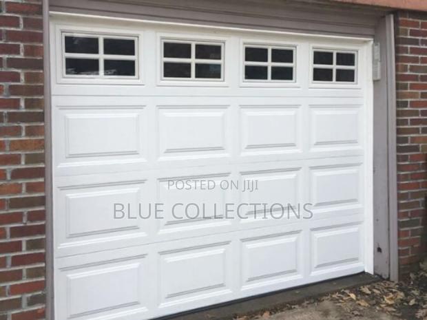 Automatic Garage Door · Photo 2