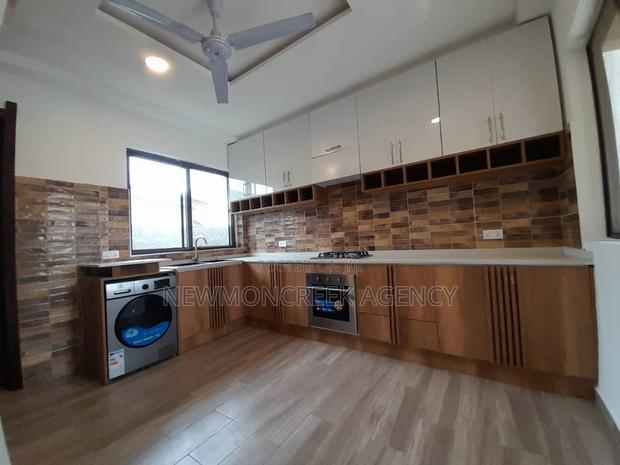 4bdrm Duplex in Haatso Main Road, Accra Metropolitan for sale · Photo 7