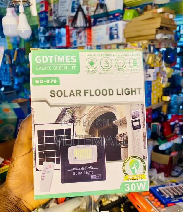 30w Solar Floodlights (GD-070) · Photo 1
