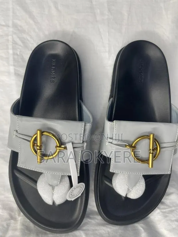 Unisex Classy Slippers in Box · Photo 1