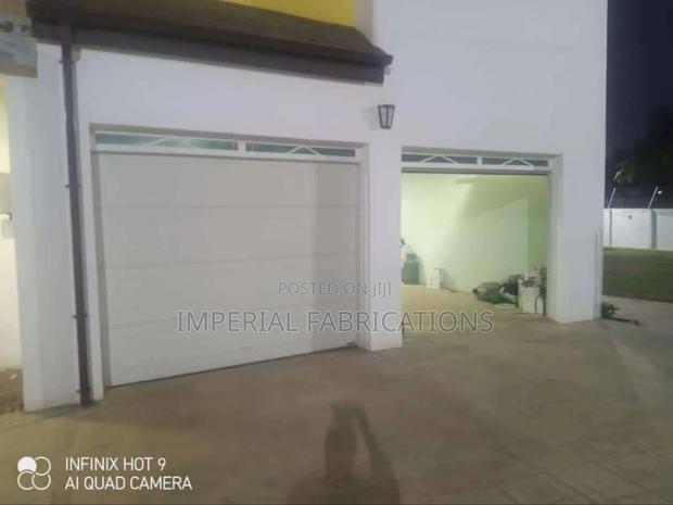 Automatic Garage Door · Photo 5