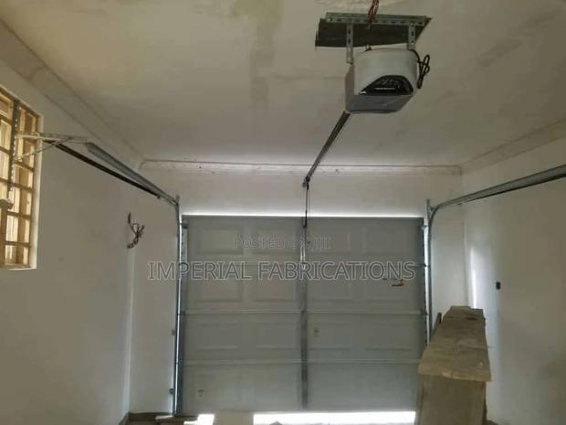 Automatic Garage Door · Photo 6