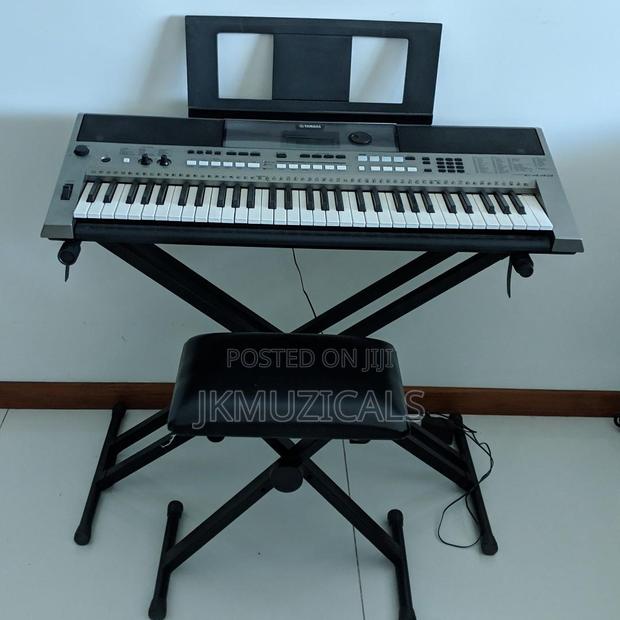 Yamaha PSR E443_ 61 Keys · Photo 1