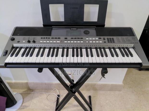 Yamaha PSR E443_ 61 Keys · Photo 4