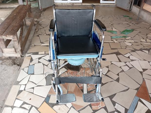 Commod Wheel Chair · Photo 1