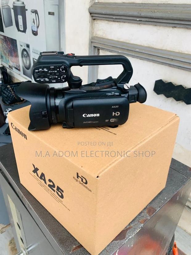 Classic Design Canon XA25 Professional Camcorder. · Photo 1