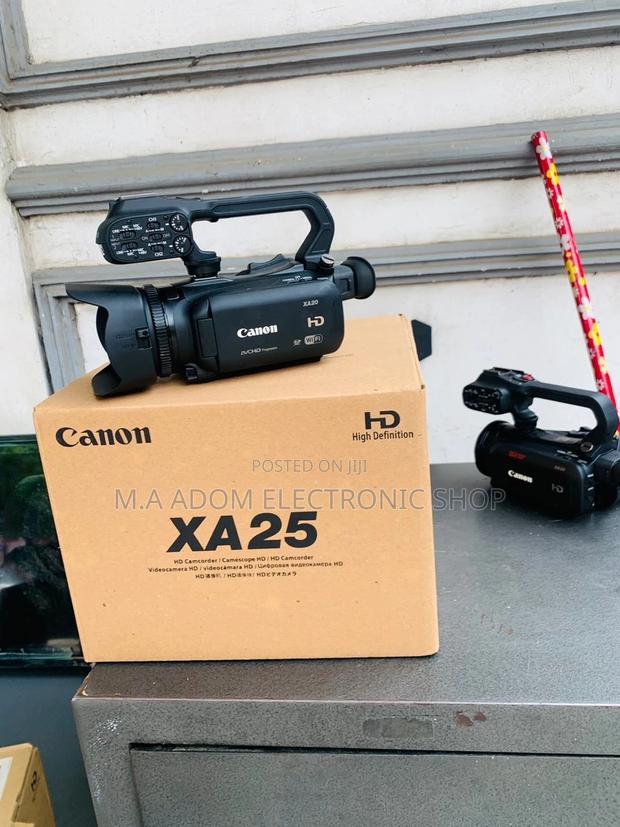 Canon XA25 Professional Camcorder. · Photo 1