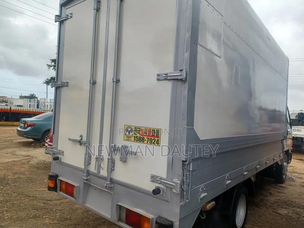 Emighty Container Wings · Photo 6