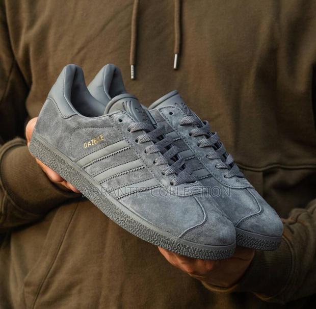 Adidas Gazelle Dark Grey · Photo 1