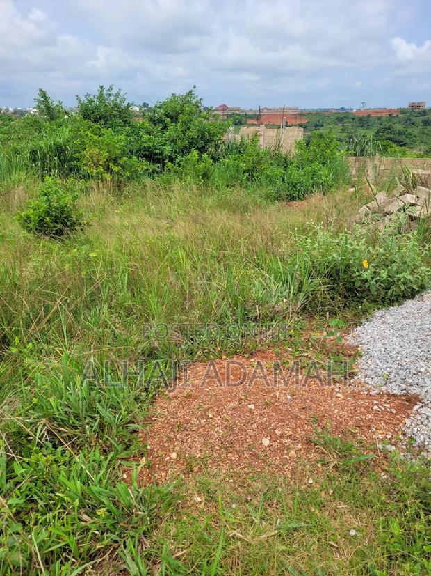 Land for Sale at Brofoyedro Ampemanim · Photo 6